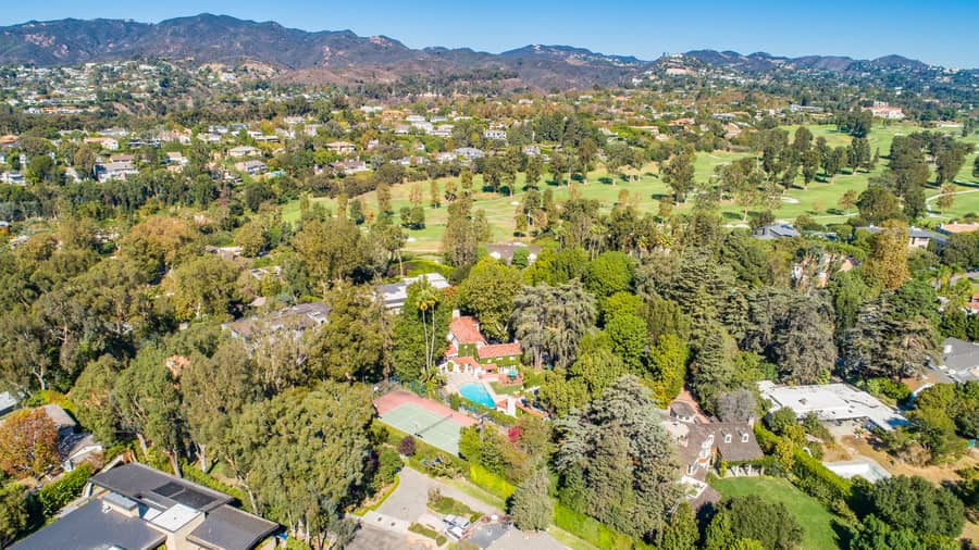 808Woodacres_0041572895205 Mary Beth Woods